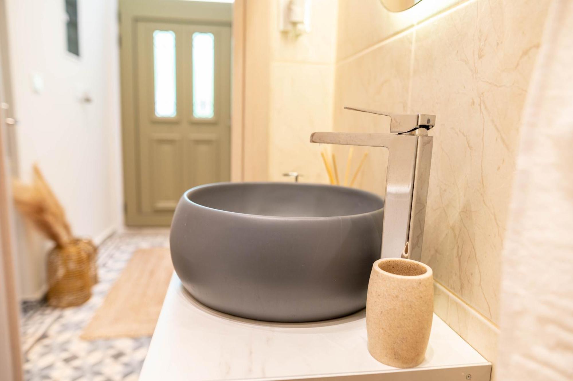 Kosnian City Suites Экстерьер фото